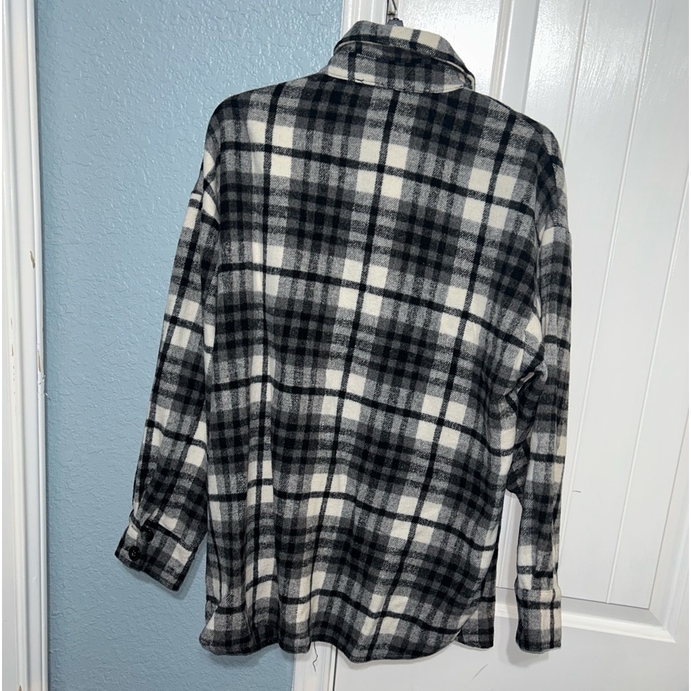 Shoppriceless Shacket - Picture 2 of 2